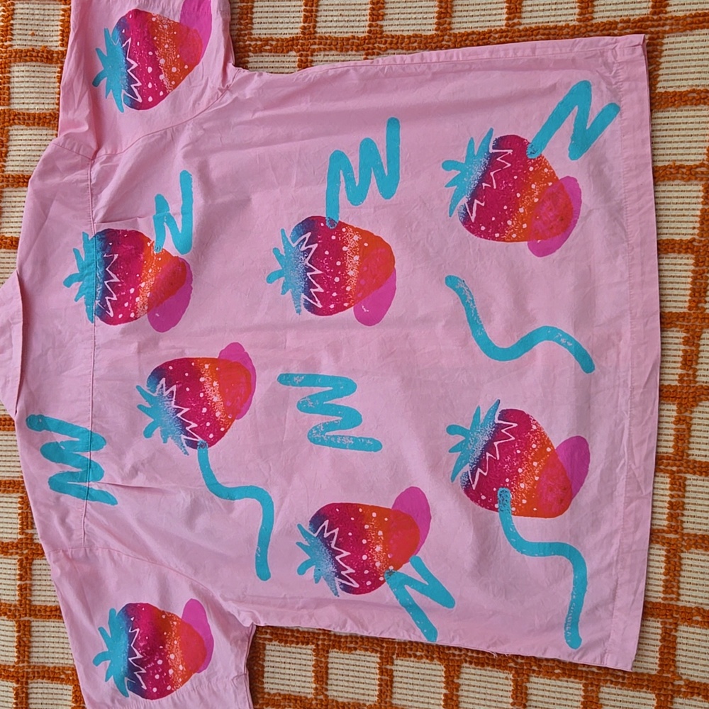 Mokuyobi Unisex Strawberry Shirt NWOT M - Picture 3 of 4